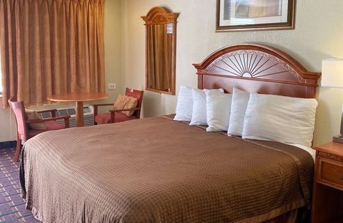 Punta Gorda Hotel | Convenient Knights Inn Punta Gorda with Family Amenities