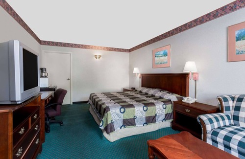 Ruther Glen Hotel | Budget-Friendly Knights Inn Ruther Glen with Breakfast Included