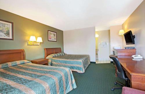 South Hackensack Hotel | Budget-Friendly Knights Inn South Hackensack for Families