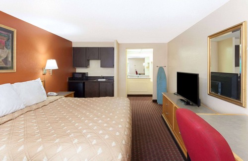 Tucker Hotel | Comfortable Stay at Knights Inn Tucker with Pool & Breakfast