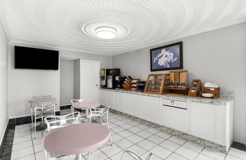 Virginia Beach Hotel | Convenient Knights Inn Virginia Beach with Family Amenities