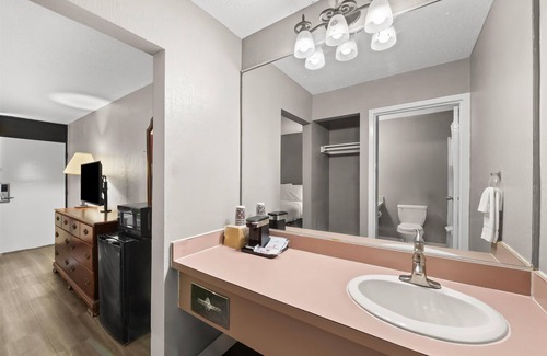 Virginia Beach Hotel | Convenient Knights Inn Virginia Beach with Family Amenities