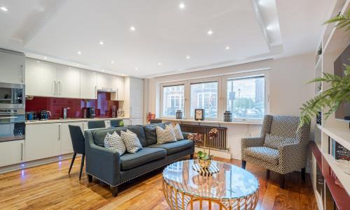 Knightsbridge Apartment | Pet-Friendly Flat 2: A Guest Favorite with Great Amenities