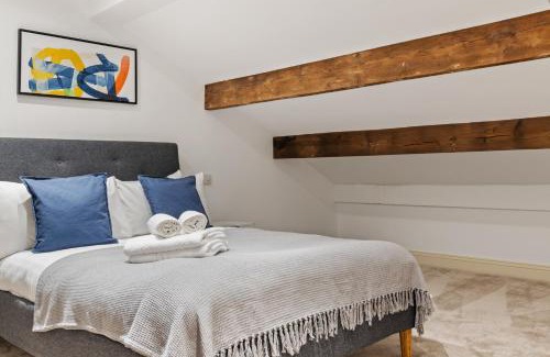 Brompton & Hans Town Apartment | Elegant Knightsbridge Residences with Family-Friendly Amenities