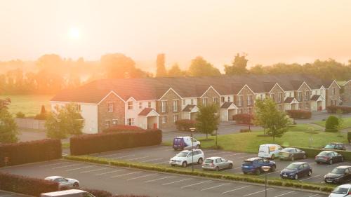 Trim House | Experience the Comfort of Knightsbrook Hotel Courtyard Stay