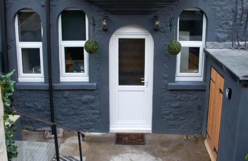 Grove Park Village Apartment | Family-Friendly Comfort at Knightstone Apartment Awaits You