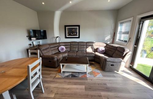 Callan House | Idyllic Knockreagh Farm Cottages with Mountain Views