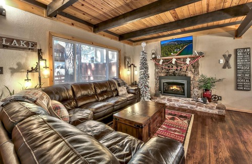 Pioneer Trail House | Cozy Knotty Cabin with Game Room and Child-Friendly Amenities