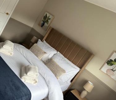 Clydebank Apartment | Knowes Apartment
