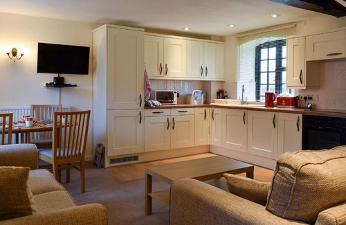 Bicton House | Pet-Friendly Retreat at Knowle Cottage - 4 Star Stay