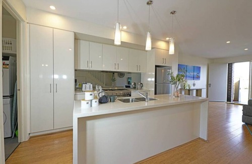 Knoxfield House | Relaxing Knoxfield Home Near Golf Course with Netflix