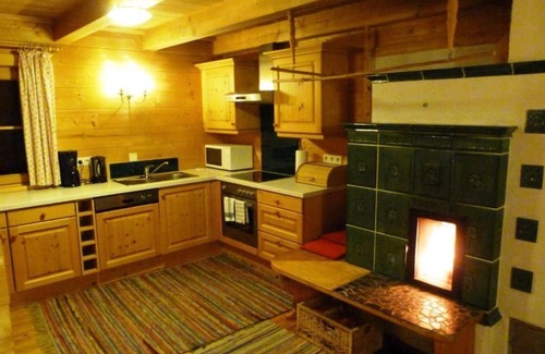 Uttendorf Apartment | Inviting Knusperhäusl - Ocean View Family Retreat with Kitchen