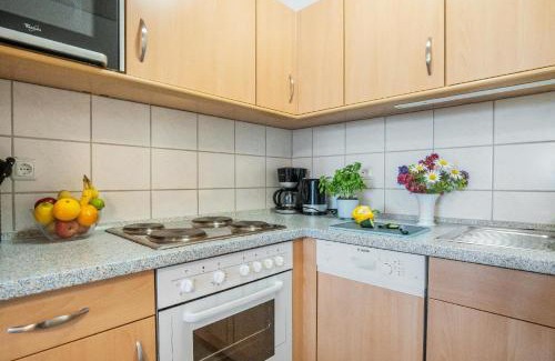 Albertsdorf Apartment | Pet-Friendly Retreat at Knusthof Lafrenz - Süd with Ocean View