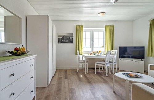 Albertsdorf Apartment | Cozy Retreat at Knusthof Lafrenz - Pet-Friendly Oceanfront