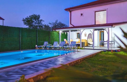 Yanik Villa | Pet-Friendly KOÇBEY Butik Otel in Scenic Sapanca