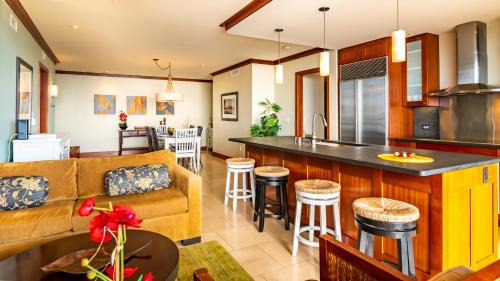 Ko Olina Apartment | Relaxing Stay at Ko Olina Beach Villas B609 with Pool & Hot Tub