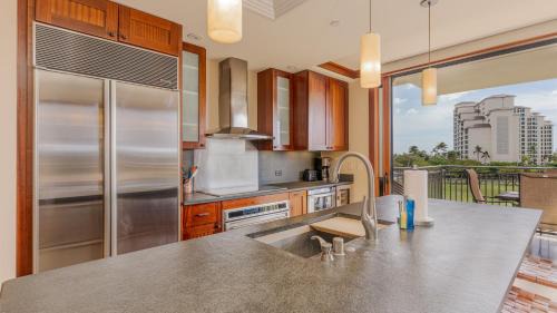 Ko Olina Apartment | Experience Ko Olina Beach Villas O425 with Pool & Hot Tub