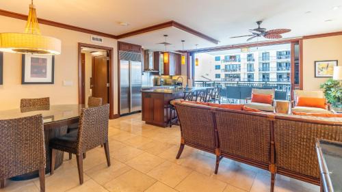 Ko Olina Apartment | Discover Ko Olina Beach Villas O521 with Pool & Hot Tub