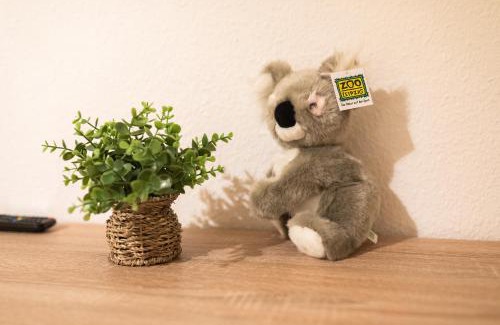 Reudnitz-Thonberg Apartment | Koala Apartment: Fast Wi-Fi & Balcony with High Ratings