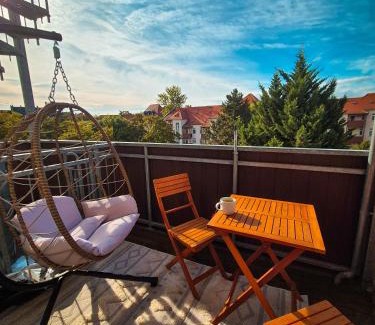Reudnitz-Thonberg Apartment | Koala Apartment: Fast Wi-Fi & Balcony with High Ratings