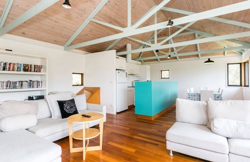 Kennett River House | Oceanfront Retreat at Koala View - Family Friendly Escape