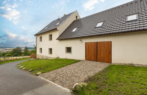 Libesice House | Relax at Koblitzer Hof: Pet-Friendly Oceanfront Retreat