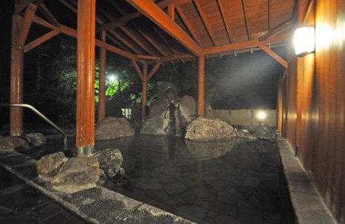 Atsuma Hotel | Relax at Kobushi no Yu Atsuma with Hot Tub & Breakfast