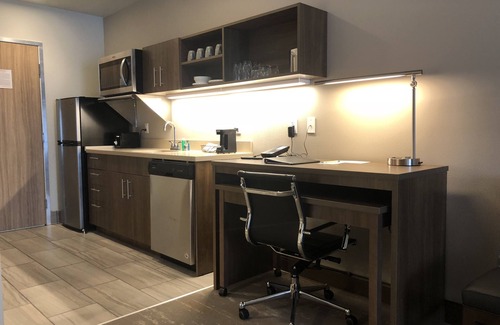 Kodiak Hotel | Discover Kodiak Compass Suites: Eco-Friendly Comfort Awaits