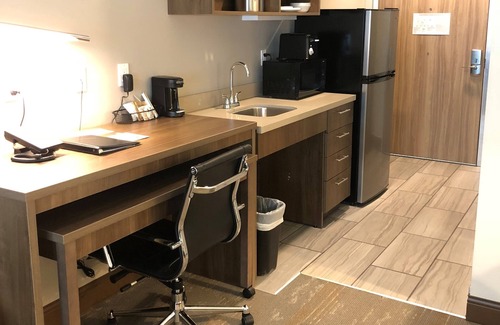 Kodiak Hotel | Discover Kodiak Compass Suites: Eco-Friendly Comfort Awaits