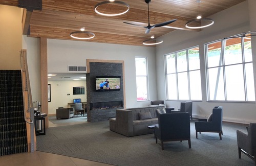 Kodiak Hotel | Discover Kodiak Compass Suites: Eco-Friendly Comfort Awaits