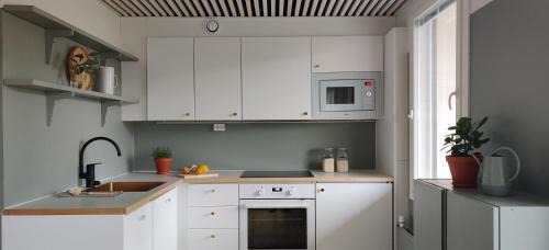 Hameenlinna Apartment | Stylish Newly Renovated Studio in City Center - Rated 9.3