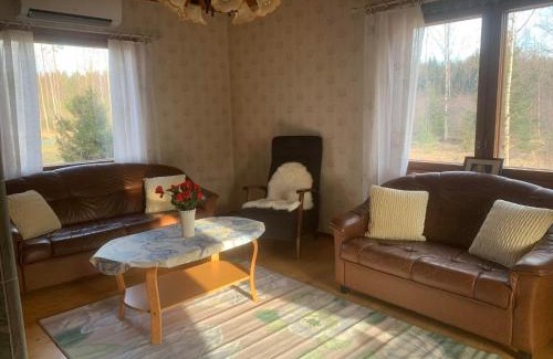 Ahtari House | Welcoming Kodikas Mökki: Family-Friendly Retreat Awaits