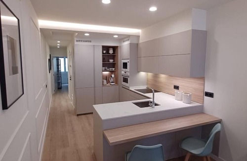 Bermeo Apartment | Tranquil Kofradía: Pet-Friendly Hotel with Oceanfront Views
