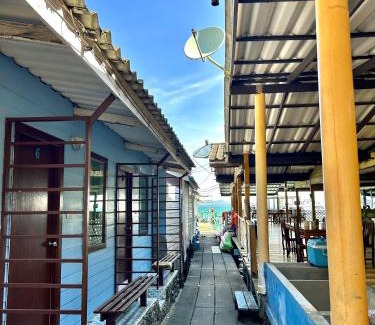 Ko Chang Resort | Oceanfront Retreat at Koh Chang Baanrimtalay - Family Friendly