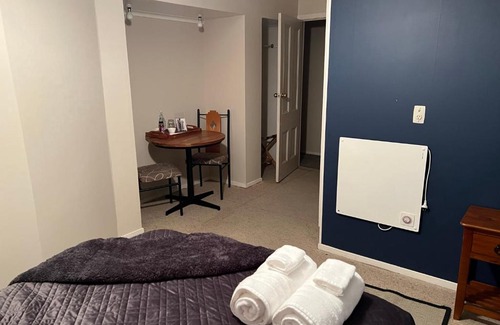 Kohatu Bed & Breakfast | Discover Kohatu Flat Rock Café: Family-Friendly B&B Getaway