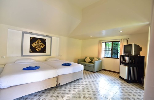 Ko Ngai Resort | Relax at Kohhai Fantasy Resort & Spa with Pool and Spa