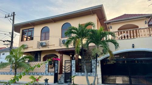 Santa Rosa Bed & Breakfast | Koi Empire Bed and Breakfast