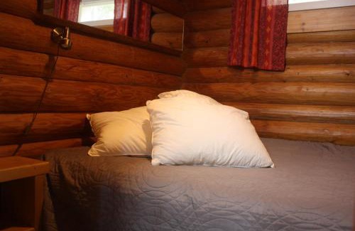 Mikkeli House | Experience Oceanfront Bliss at Koivurannan Lomamökit Kataja