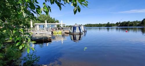 Oulu Boat Rental | Unique Koivuranta Igloos with Ocean Views & Hot Tub