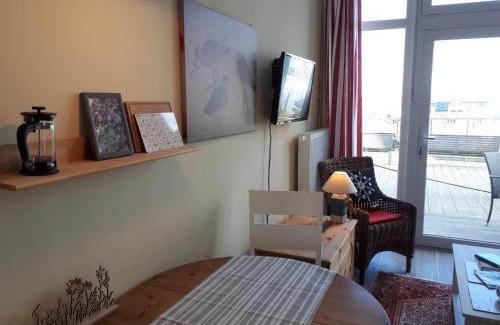 Fehmarn Apartment | Cozy Koje "neu": Oceanfront Escape with High Guest Ratings