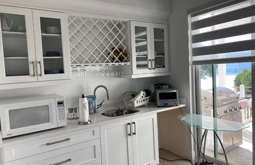 West Porpoise Bay House | Experience Koka Coast By the Sea: Rated 10/10, Pet Friendly