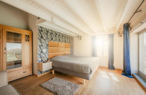 Maarke-Kerkem Apartment | Exceptional Kokerelle vakantiewoningen with Hot Tub & Family Fun