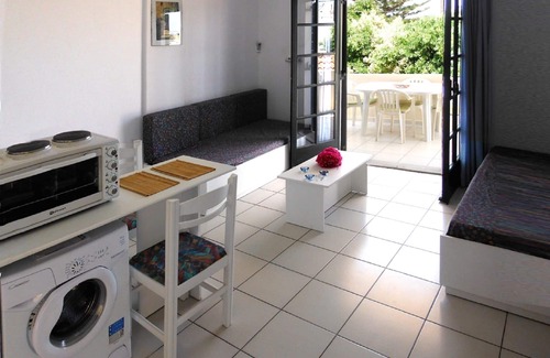 Kokkini Chani Apartment | Charming Kokkini Hani Apartment Near Beach with Pool & Spa