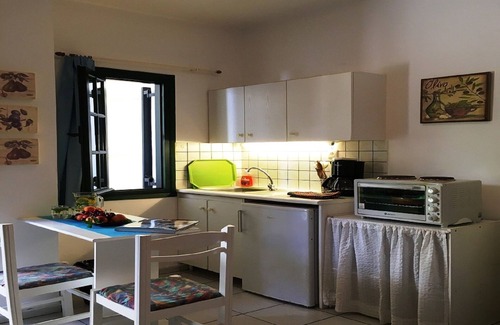 Kokkini Chani Apartment | Cozy Kokkini Hani Studio with Ocean Views, 100m to Beach