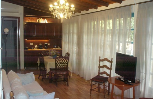Aegina House | Discover KOKKINO KASTRO: A Historic Gem in Aegina