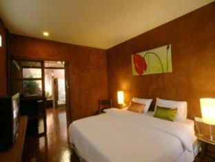 Old City House | Budget-Friendly Koko Palm Inn – Guest Rated 9/10