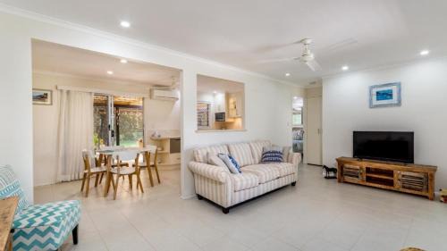 Bellara House | Discover Kokomo: Pet-Friendly Retreat at Bellara Hotel