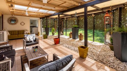 Bellara House | Discover Kokomo: Pet-Friendly Retreat at Bellara Hotel