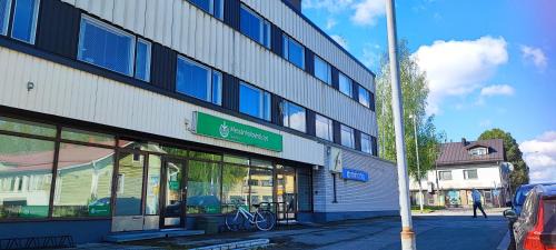 Iisalmi Apartment | Kokonainen huoneisto olohuone makuualkovi ja keittiö ei suihkuh Iisalmen keskusta
