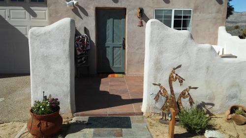 Julian House | Discover Kokopelli's Hideaway: Family-Friendly Retreat
